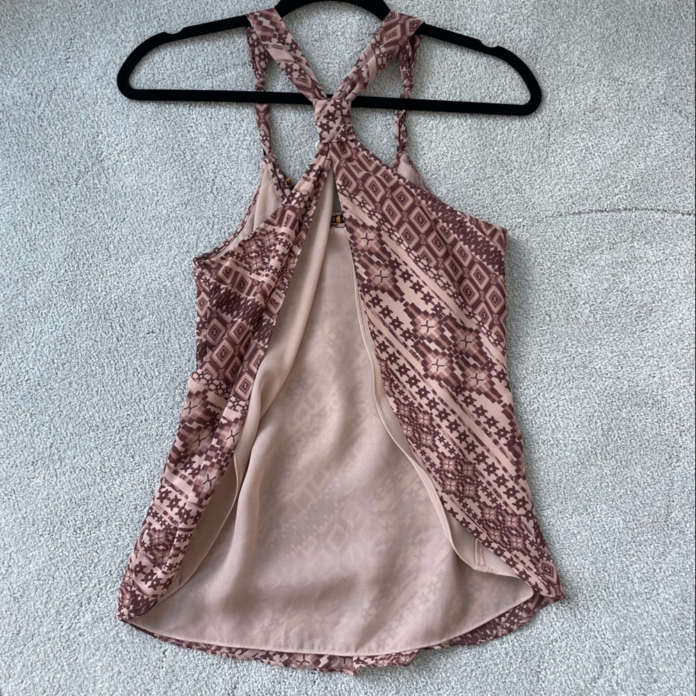 GUESS backless/open back tank top. Size XS - Picture 2 of 4